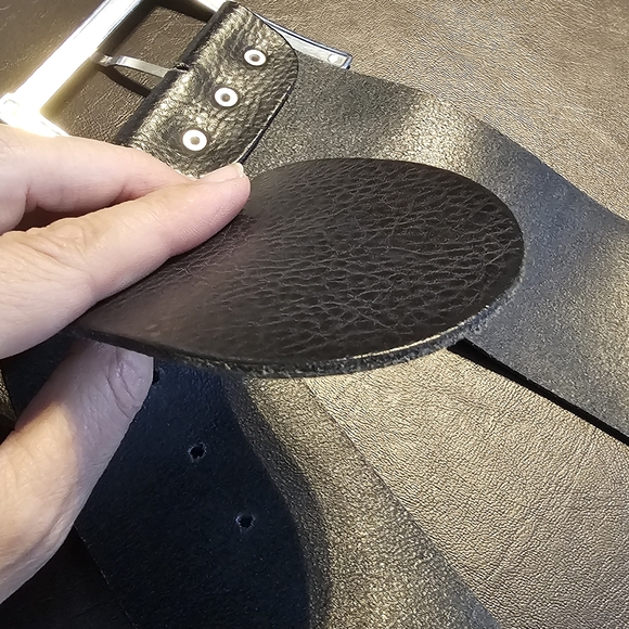 SOLD size 18-22 - wide leather belt, fits waist 35-40in (89-102cm) - M&S Per Una - Picture 15 of 16